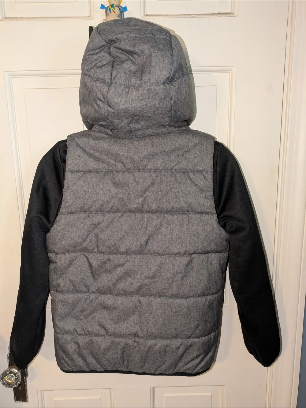 Under Armour Gray Quilted Hooded Puffer Jacket with Black Sleeves